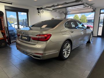 BMW 750 - 5
