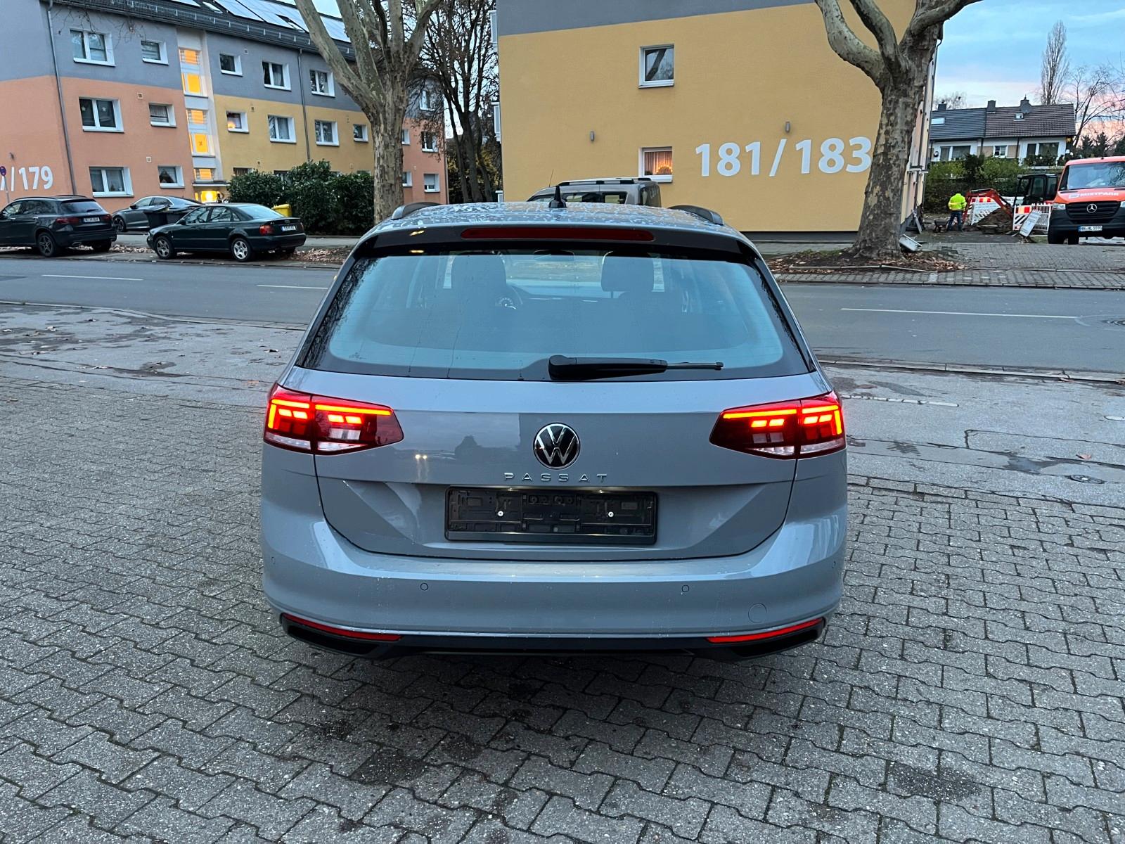 Volkswagen Passat Variant Business *SHZ*VRT*NAVI*TÜV NEU