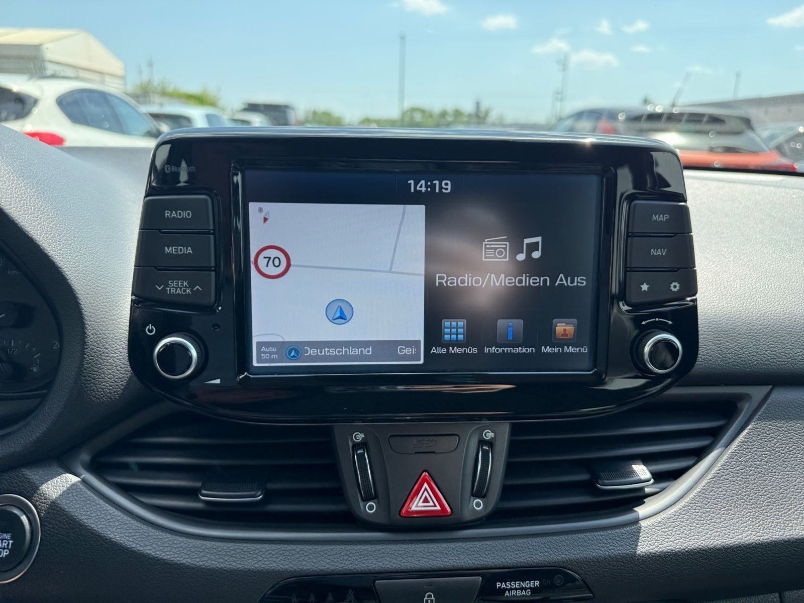 Fahrzeugabbildung Hyundai i30 1.4 T-GDI Premium PANO LED AHK