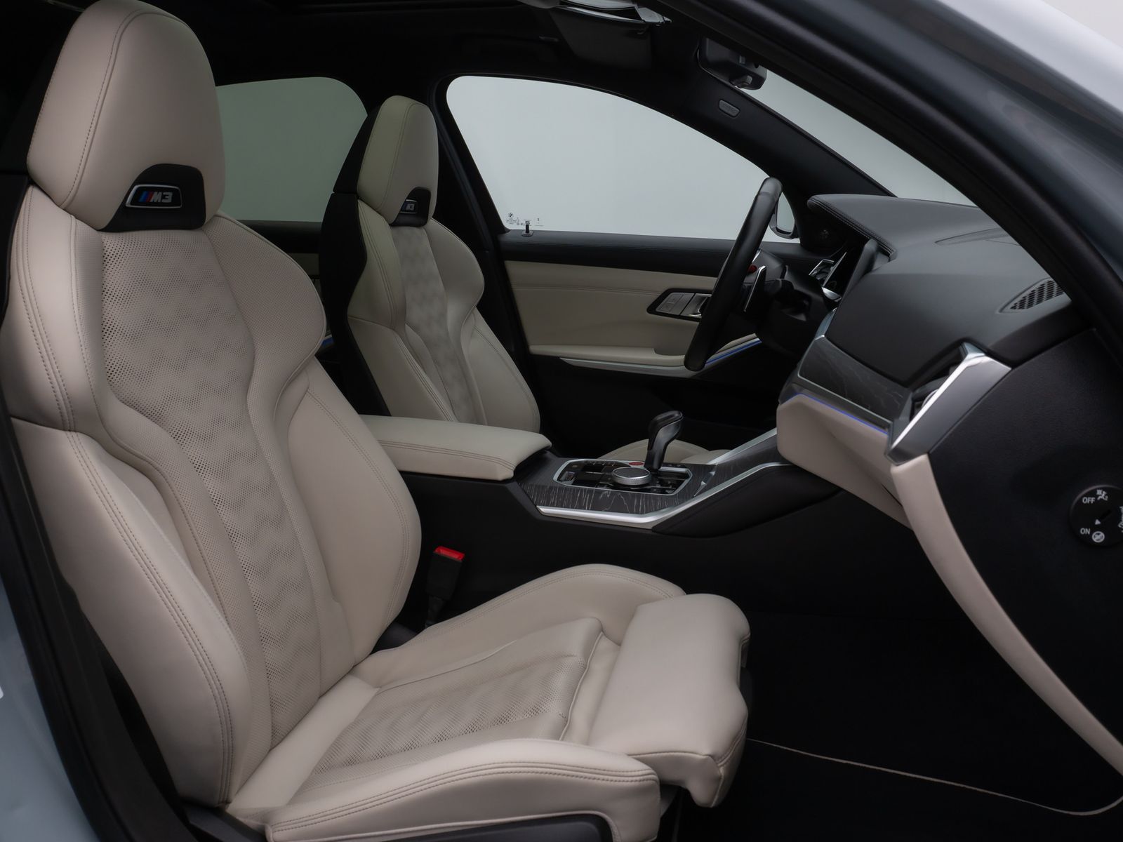 Fahrzeugabbildung BMW M3 Competition xD Glasdach Laser 360°HUD H/K DAB