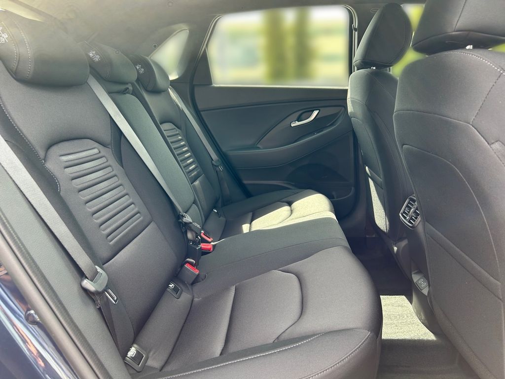 HYUNDAI i30 1.6 T-GDI Trend LED Navi USB Kamera PTS SHZ