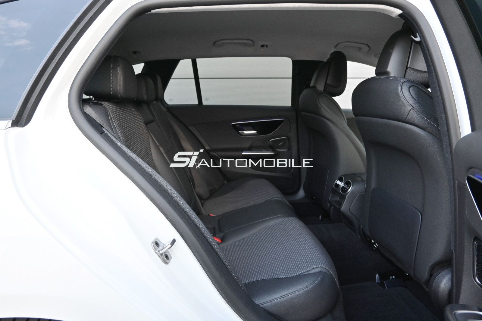 Fahrzeugabbildung Mercedes-Benz C 200 T Aut. Avantgarde °ACC°DIGITAL LIGHT°MEMO°