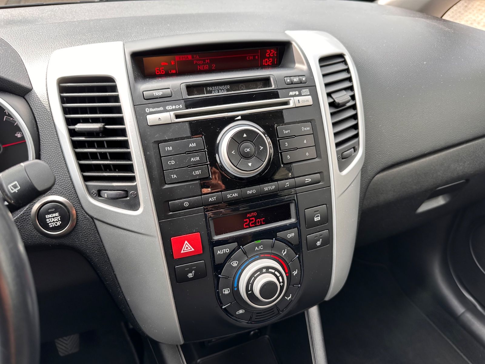 Fahrzeugabbildung Kia Venga 1.4 FIFA World Cup Edition SHZG/BT/Keyless