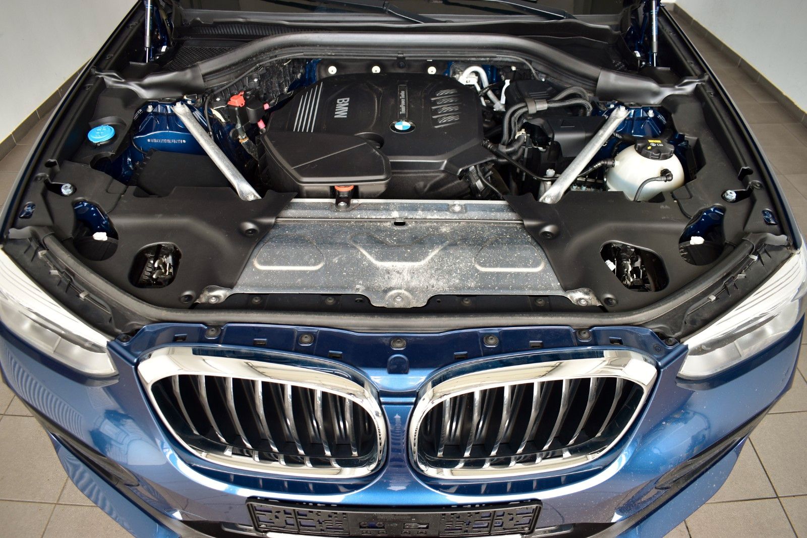 Fahrzeugabbildung BMW X4 xDrive 20 d Advantage,Leder,Navi,LED,Kamera