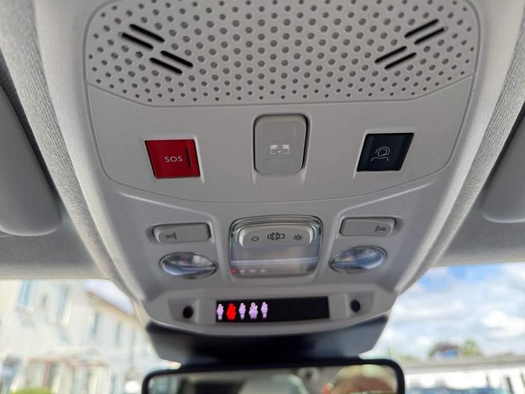 Fahrzeugabbildung Citroën C4 X Hybrid 145 MAX Vollausstattung
