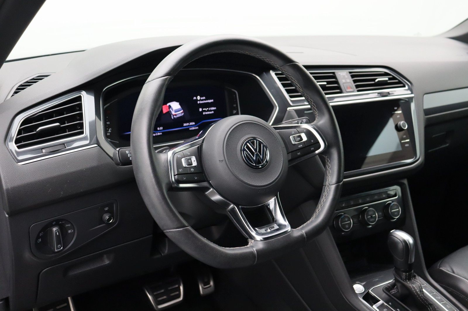 Fahrzeugabbildung Volkswagen Tiguan Allspace Highline 4M Leder R-Line 20"AHK