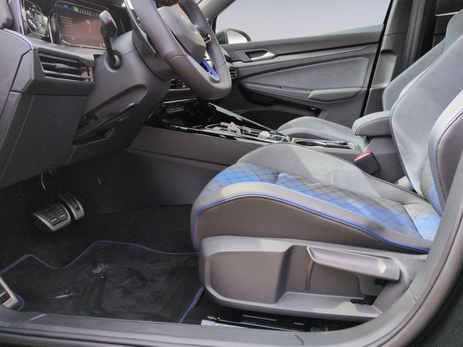 Golf VIII R PANO+KAMERA+MATRIX+19"+NAVI