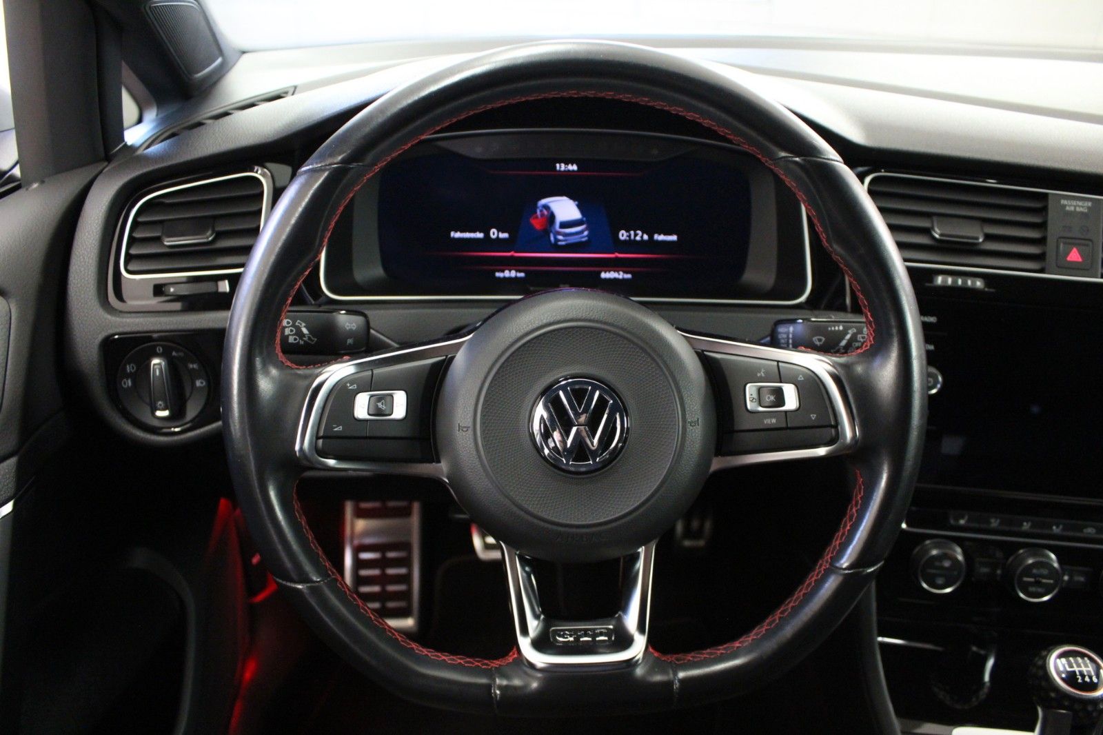 Fahrzeugabbildung Volkswagen Golf 2.0 TSI OPF GTI Performance