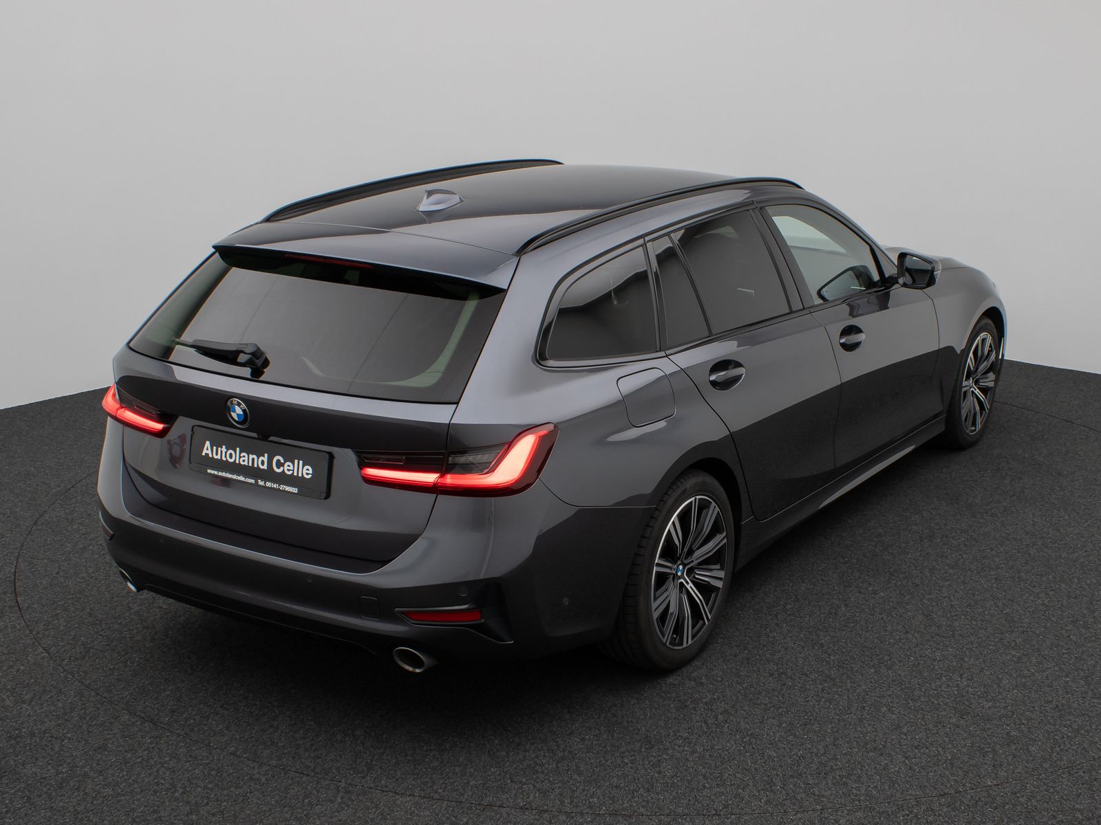 Fahrzeugabbildung BMW 330d xD Sport Line Kamera Lenkrhzg HUD DAB H/K