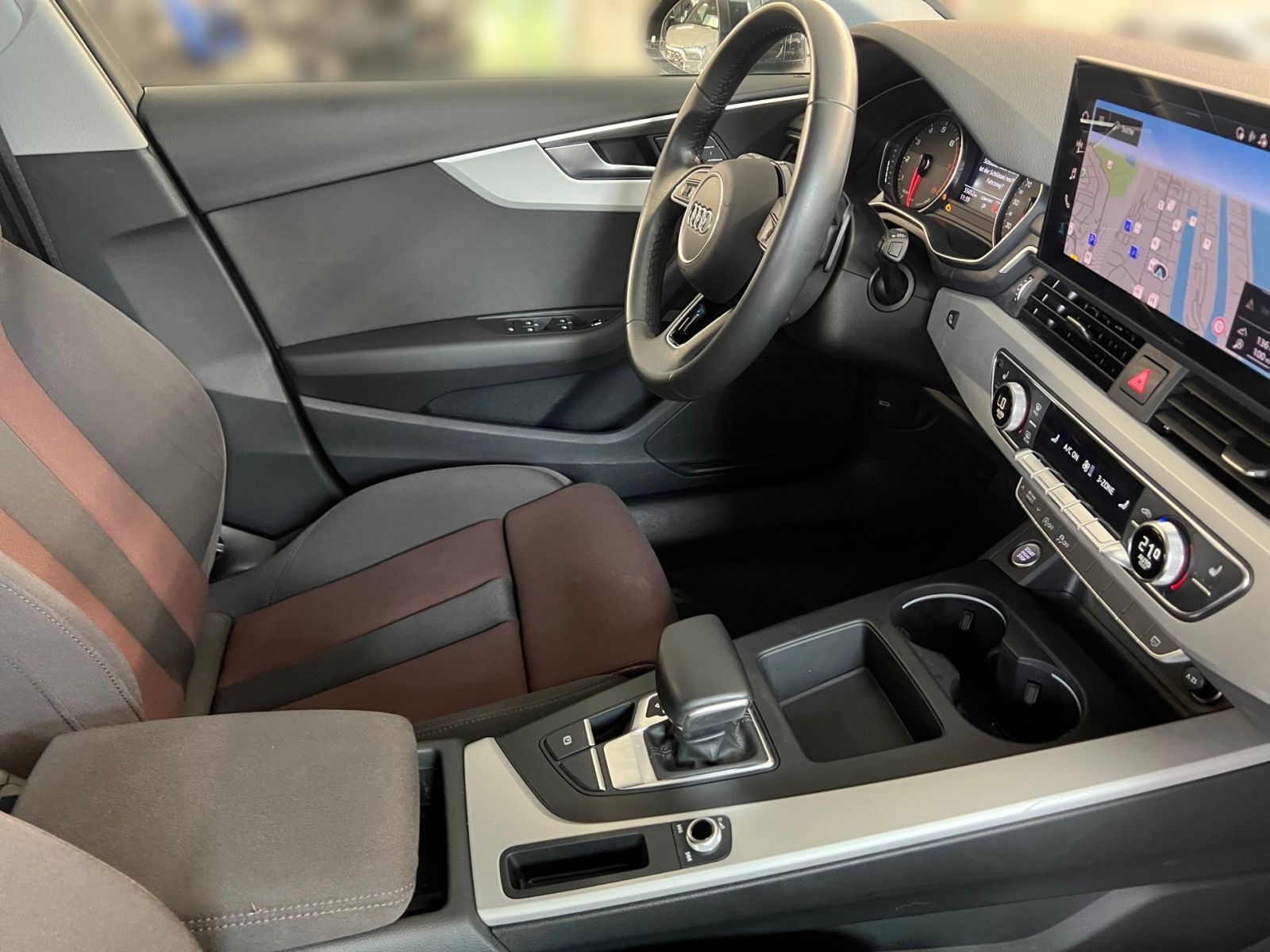 Audi A4 - Bild 12