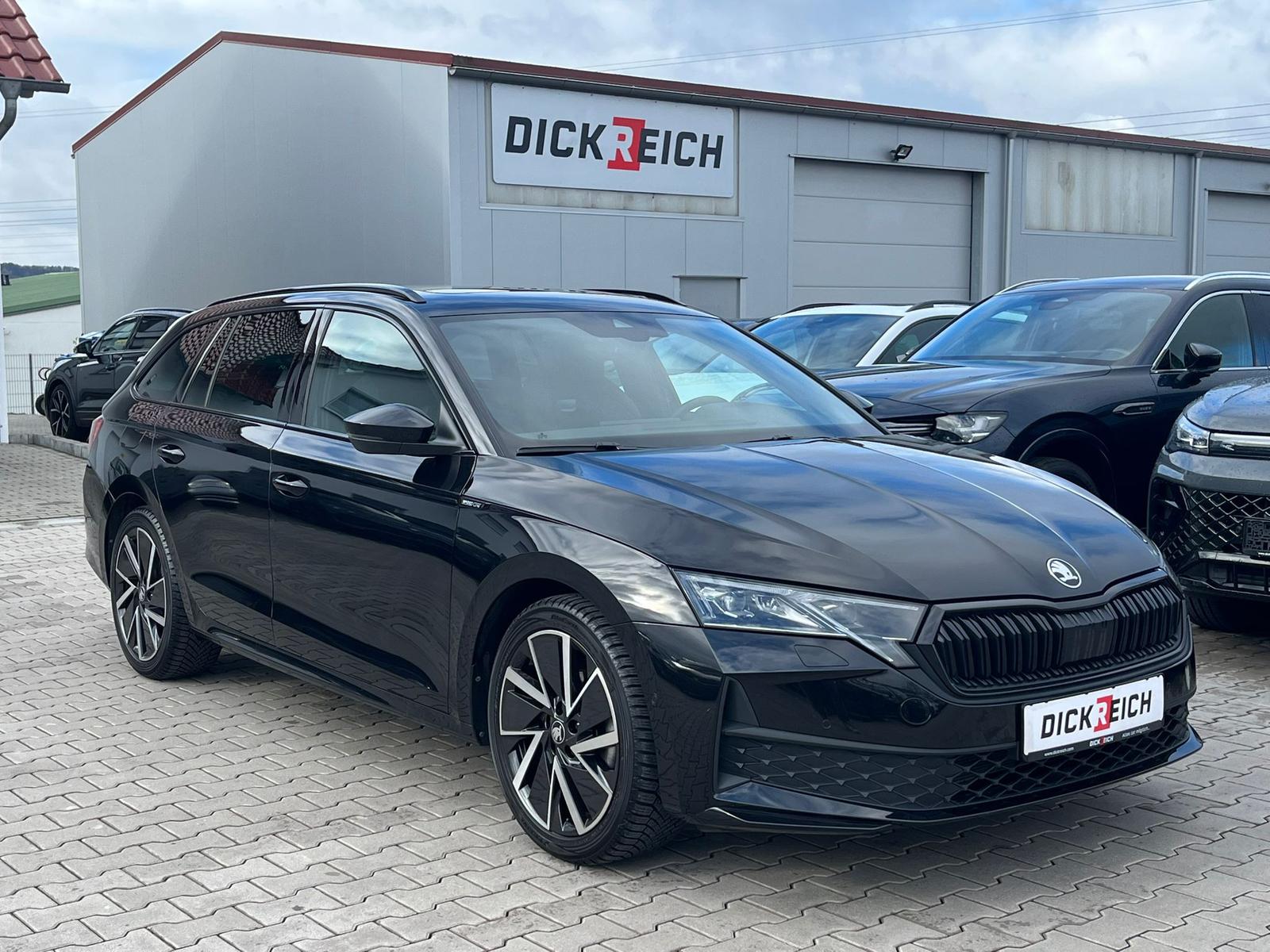 Skoda Octavia 1.5 DSG Sportline PANO*MATRIX*AHK*5J.GAR