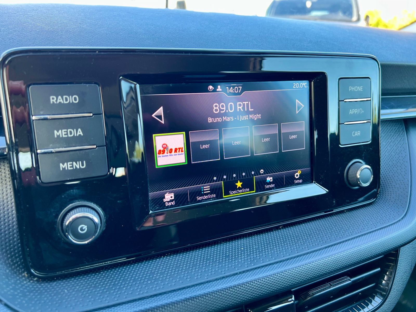 SKODA Fabia Active AHK KLIMA SHZ CARPLAY