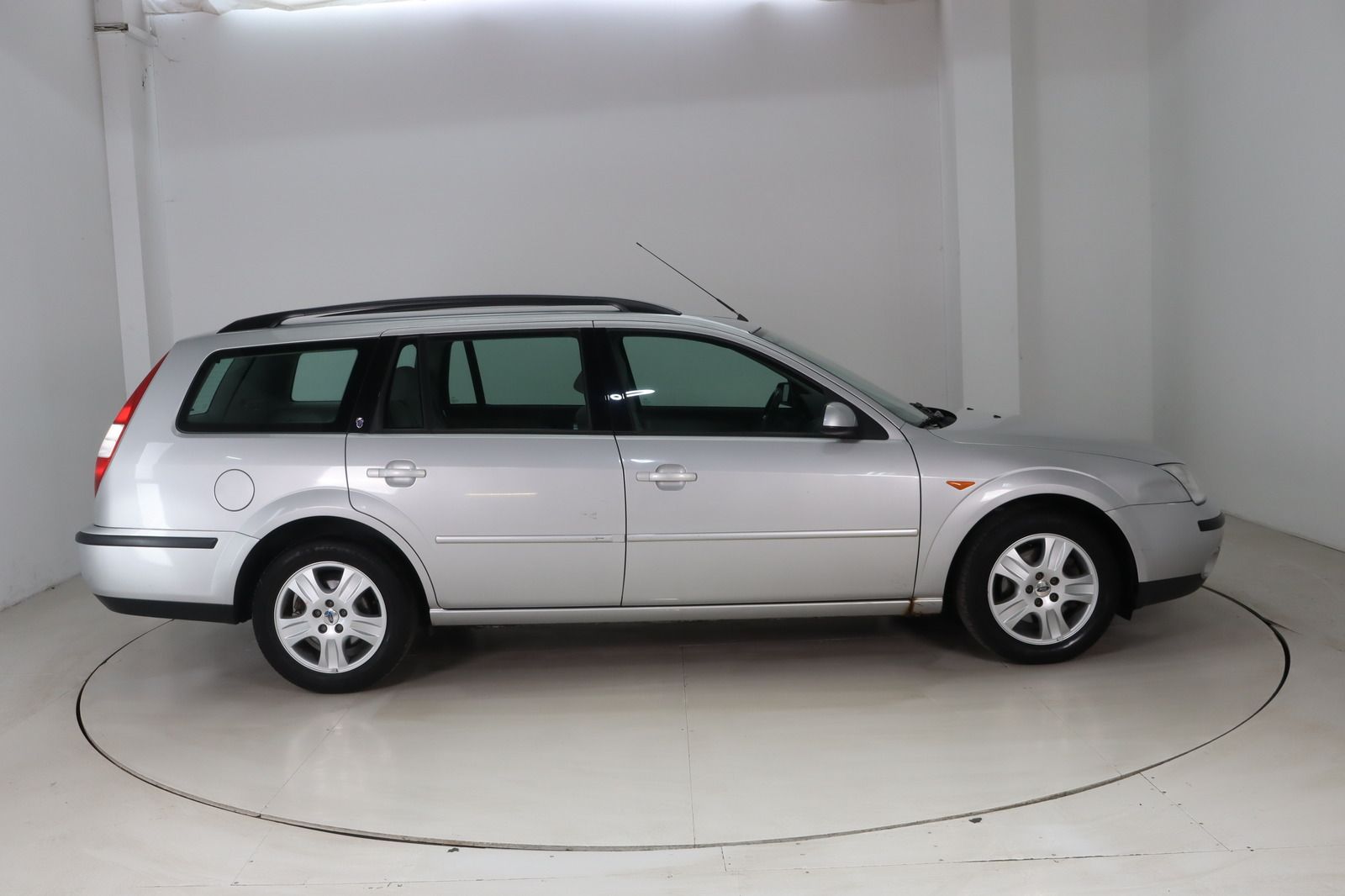 Fahrzeugabbildung Ford Mondeo Turnier 2.0  * Klimaautom. HU/AU 06.26 Gh