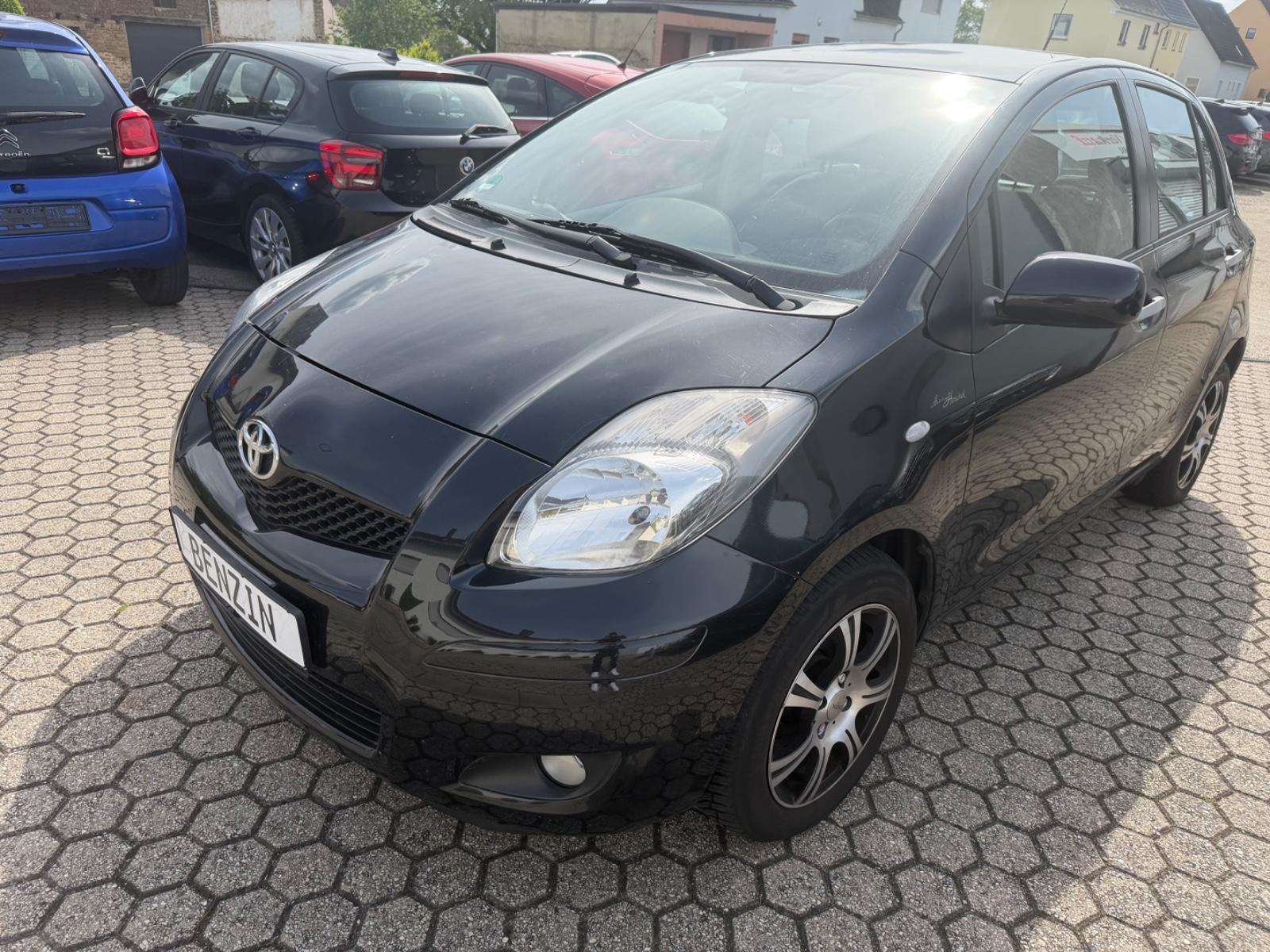 Toyota Yaris Life 1,3*2Hand*Klimaautomatik*AHK*TÜV12-27