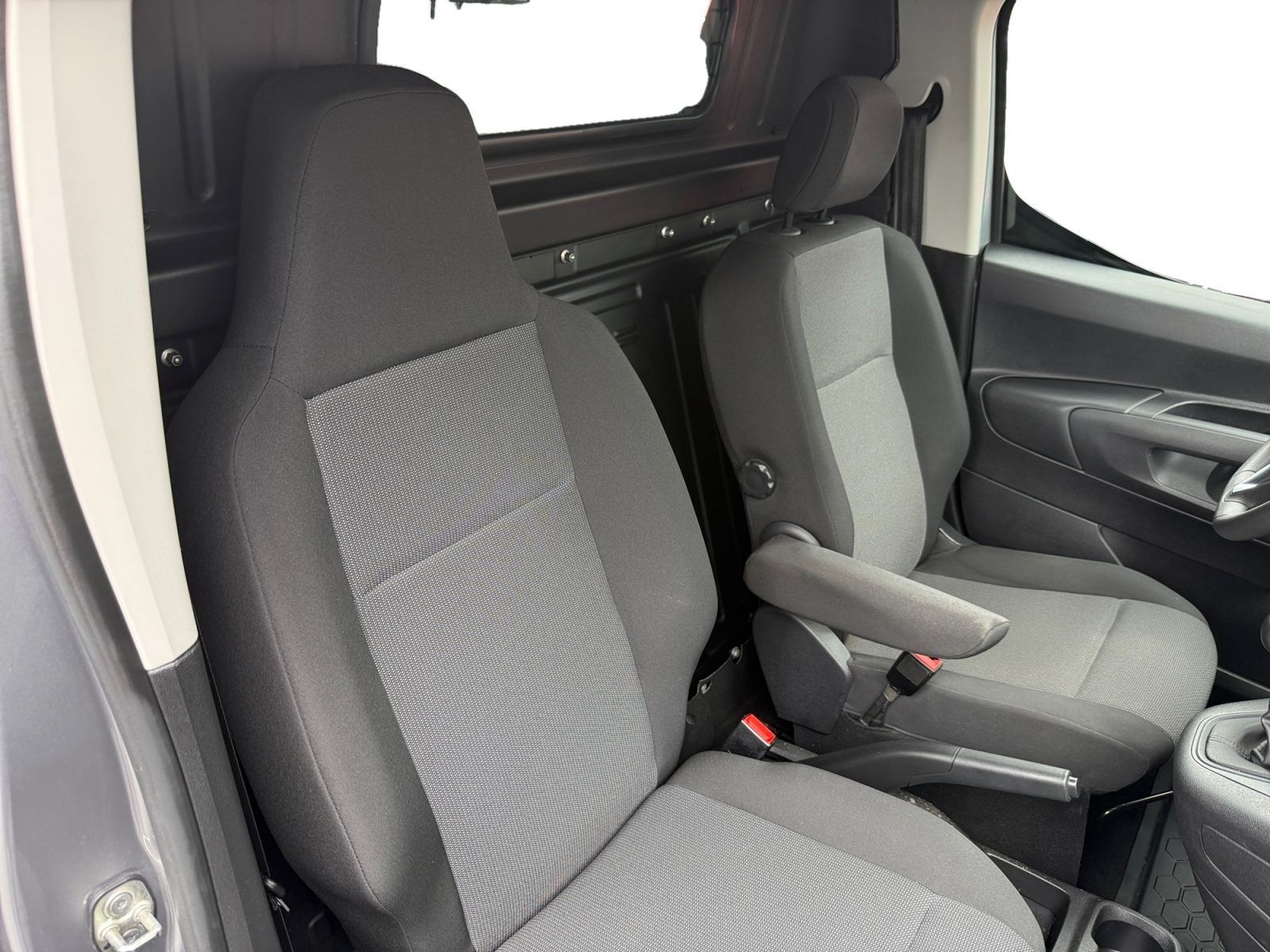 Fahrzeugabbildung Opel Combo Life 1,2 Dir. Inj. Turbo L Edition