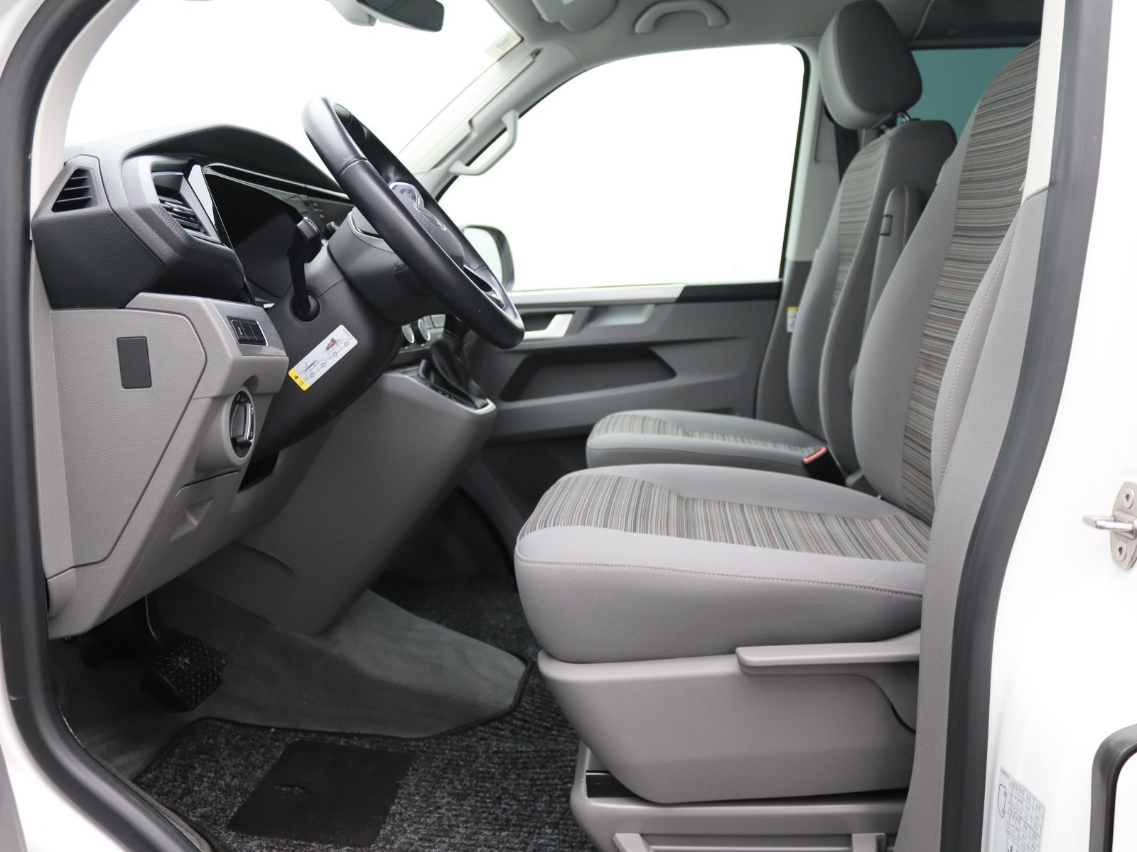 Volkswagen T6 California - Bild 13