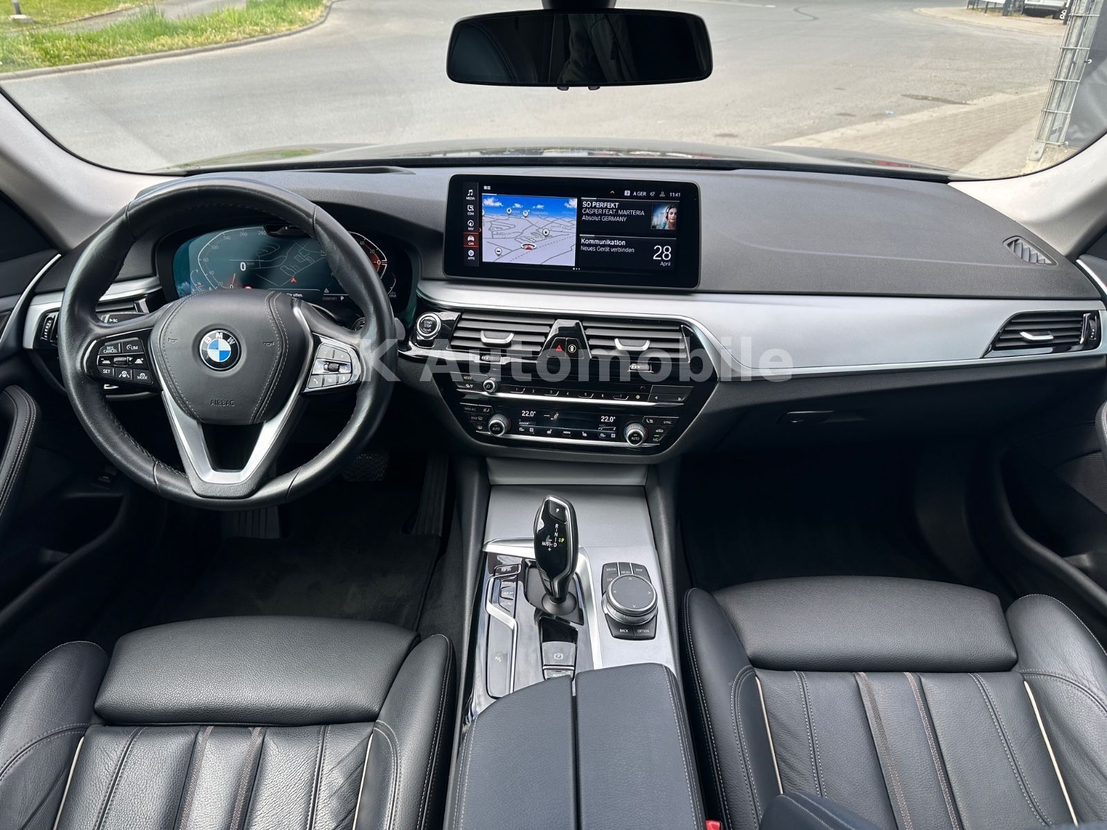 Fahrzeugabbildung BMW 520d Touring/Navi/Leder/Head-Up/Kamera/LED/ACC