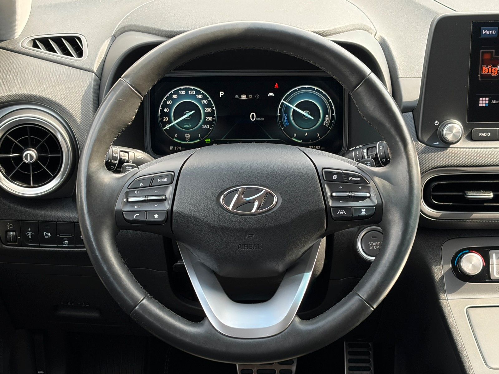 Fahrzeugabbildung Hyundai KONA E Select ACC PDC CAM SHZ LHZ LKA CarPlay