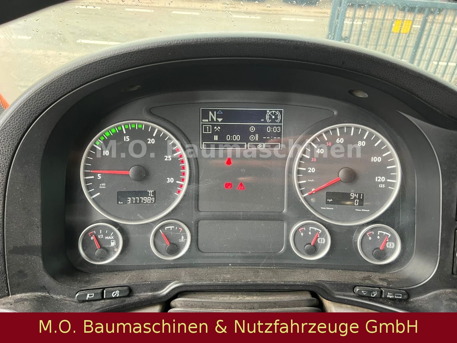 Fahrzeugabbildung MAN TGS 26.440 / 6x6 /3-Seitenkipper / Plane / AC /