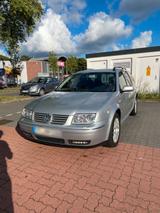 Volkswagen VW Bora 1.6 16V - Volkswagen Bora mit Benzin-Antrieb: Kombi, 1.6