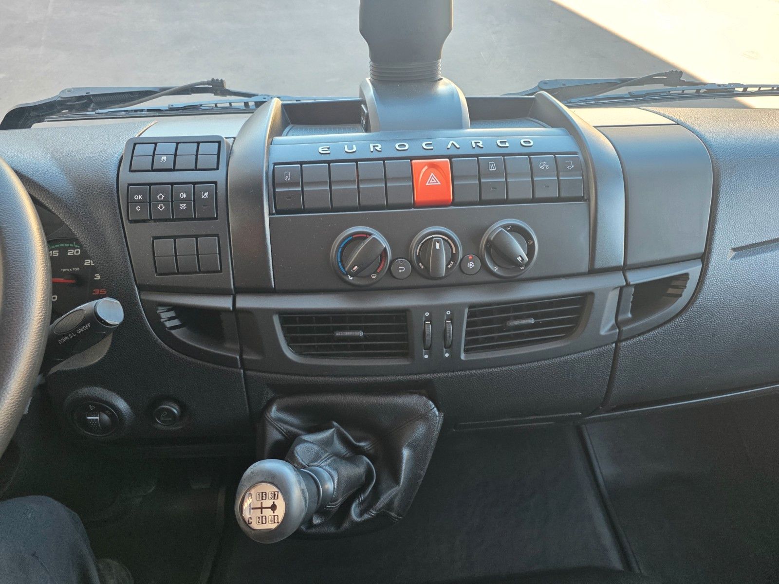 Fahrzeugabbildung Iveco Eurocargo 120E25 LBW 1.500kg Klima Standheizung