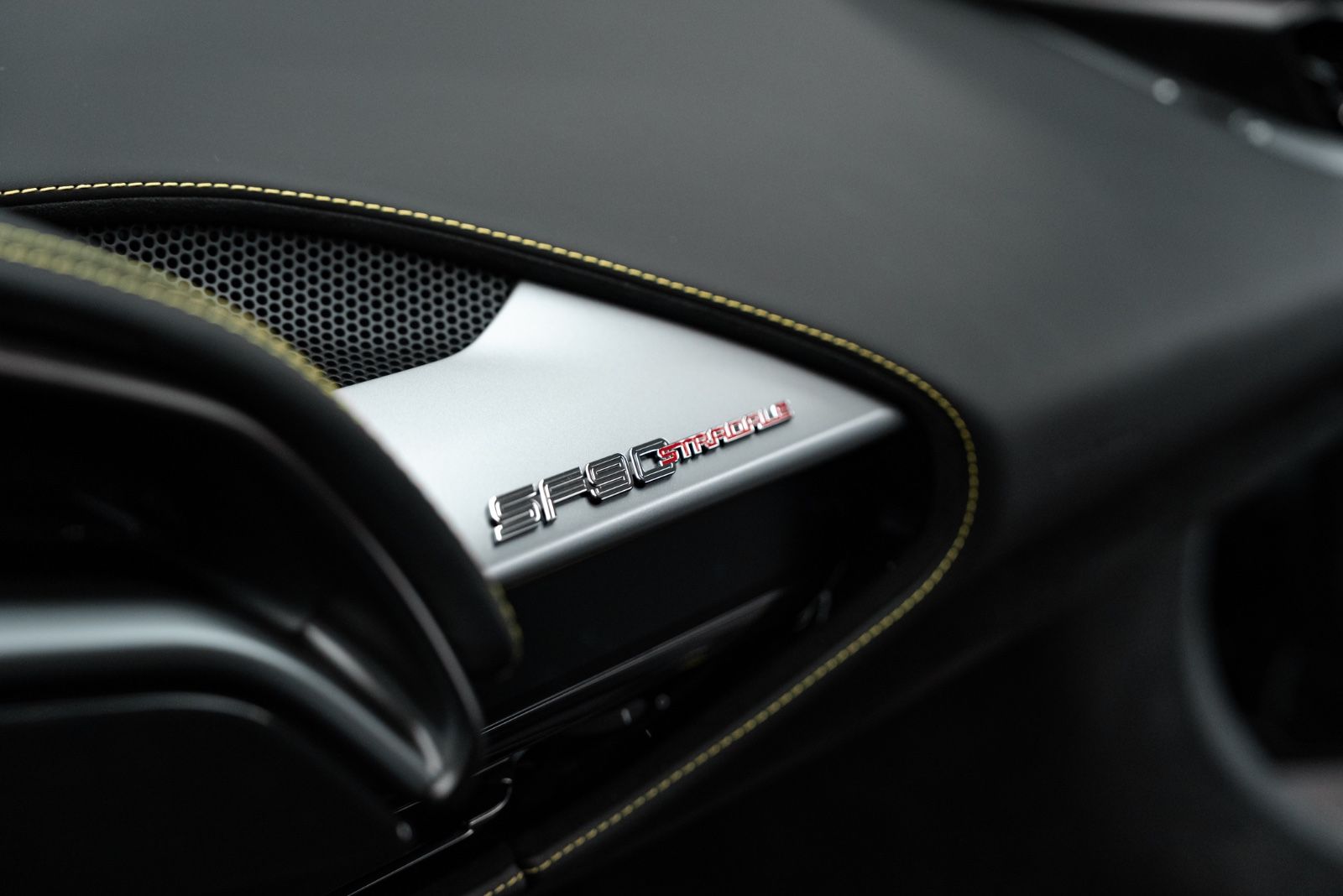 Fahrzeugabbildung Ferrari SF90 FIORANO/STOCK/CARBON/KAMERA