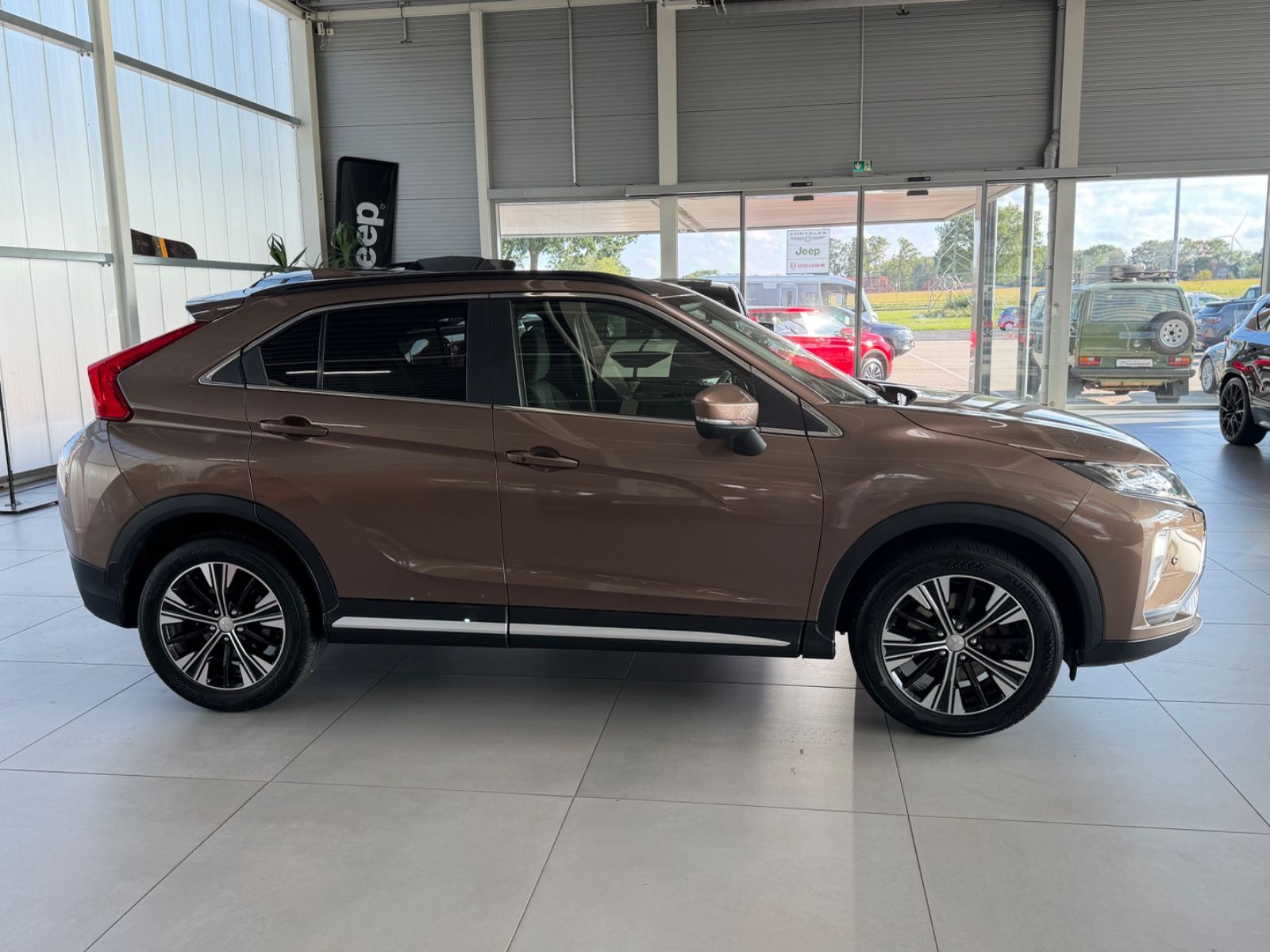 Fahrzeugabbildung Mitsubishi Eclipse Cross 1.5 CVT Intro Edition 2WD AHK HUD