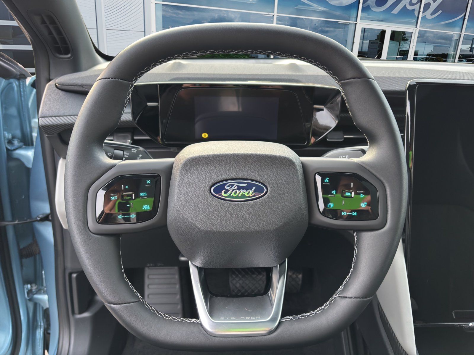 Fahrzeugabbildung Ford Explorer Premium RWD #Fahrerassistenz-Paket