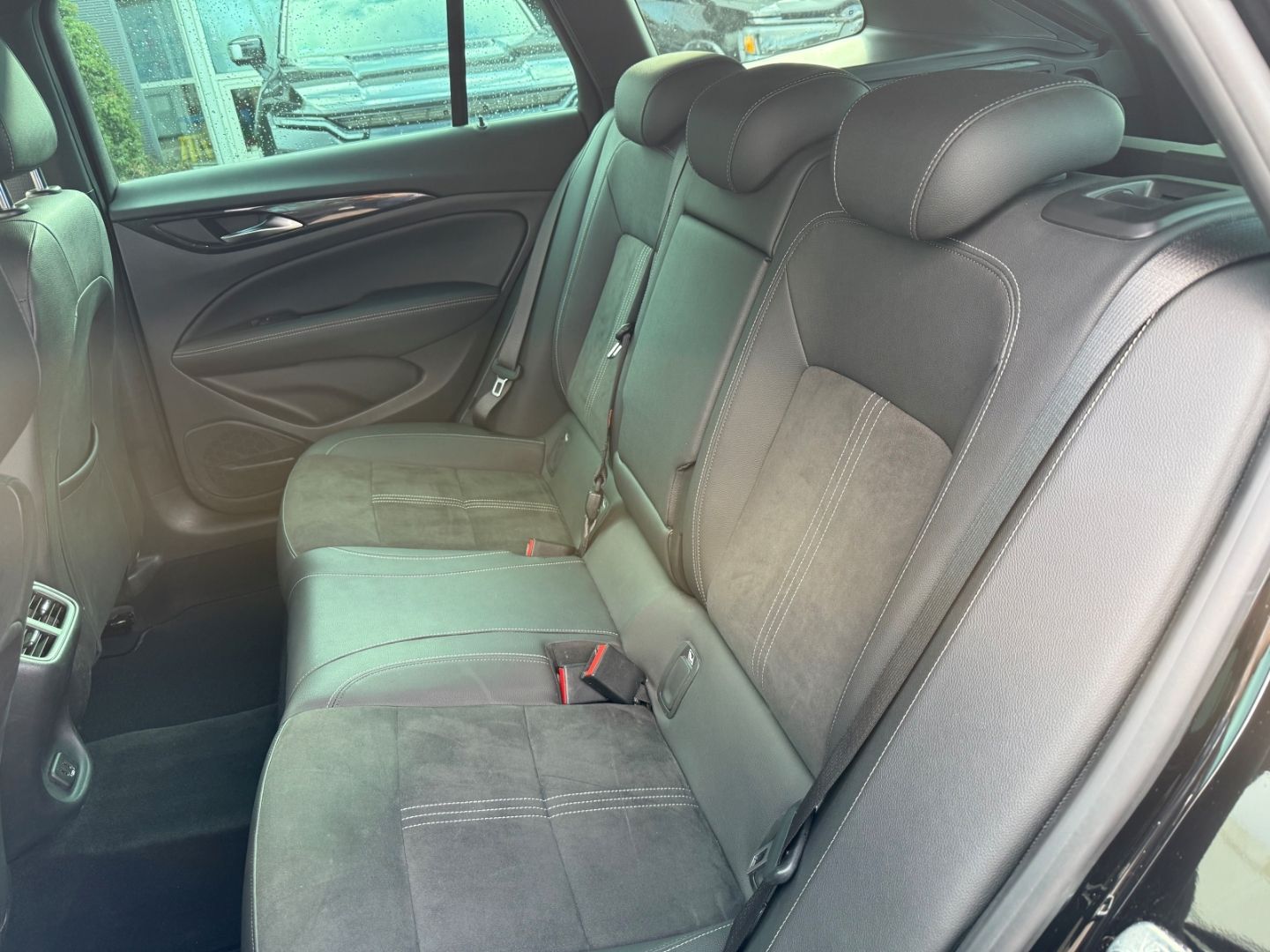Fahrzeugabbildung Opel Insignia B Sports Tourer Ultimate mit AHK