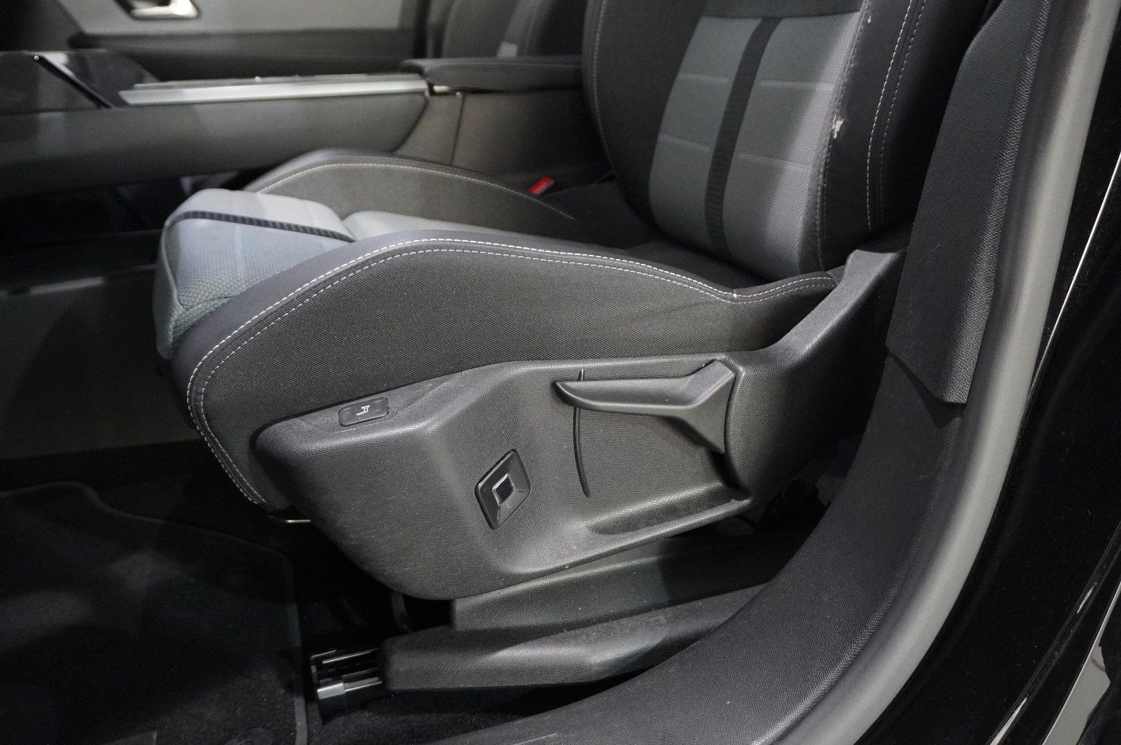 Fahrzeugabbildung Opel Grandland 1.2 GS SPORT HYBRID NAVI/LED/KAMERA/SH