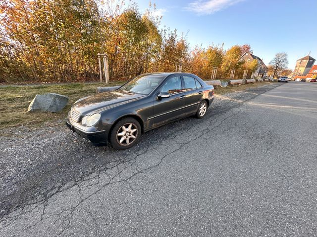 Mercedes-Benz W203 C 320