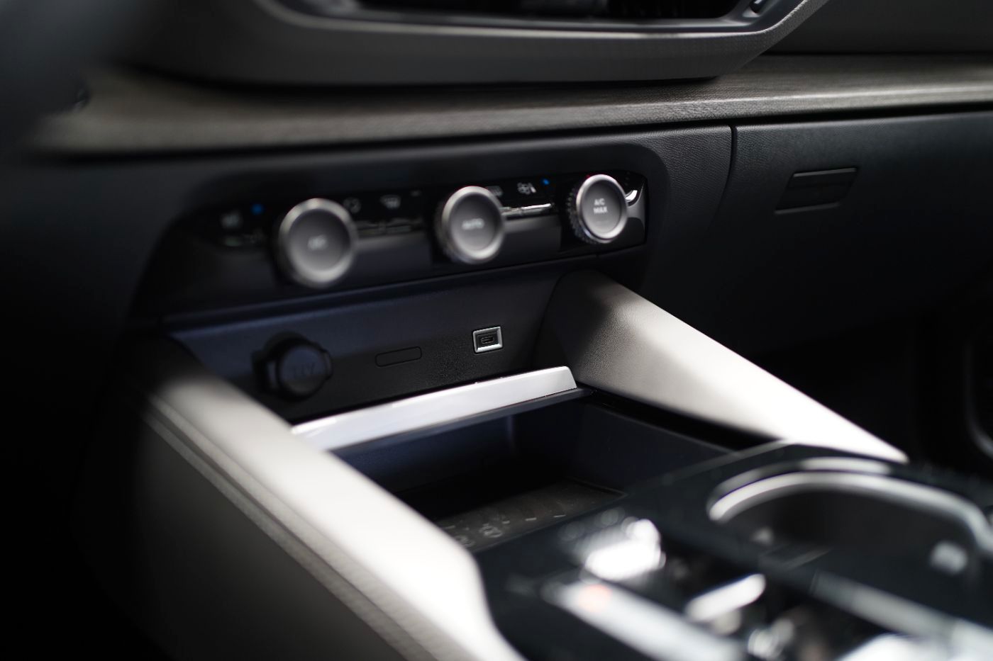 Fahrzeugabbildung Citroën C5 X Hybrid 145 DCS6 Plus Automatik Winter Paket