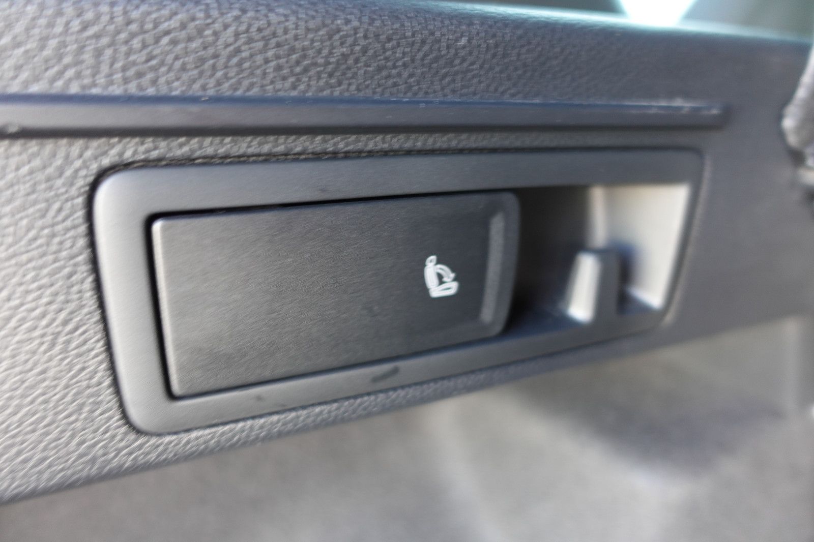 Fahrzeugabbildung SEAT Ateca 1.4TSI Xcellence AHK,Navi,SHZ,Kamera,LED