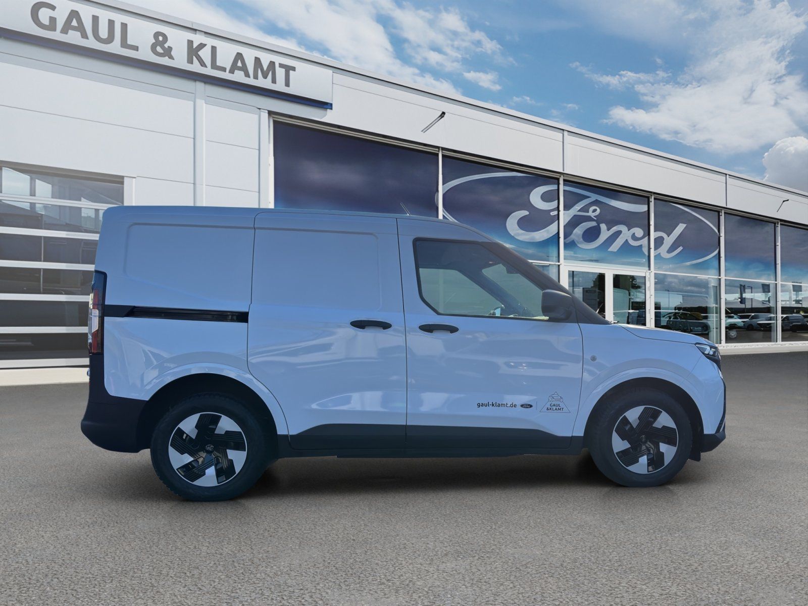Fahrzeugabbildung Ford Tourneo Courier BEV Trend eMotor