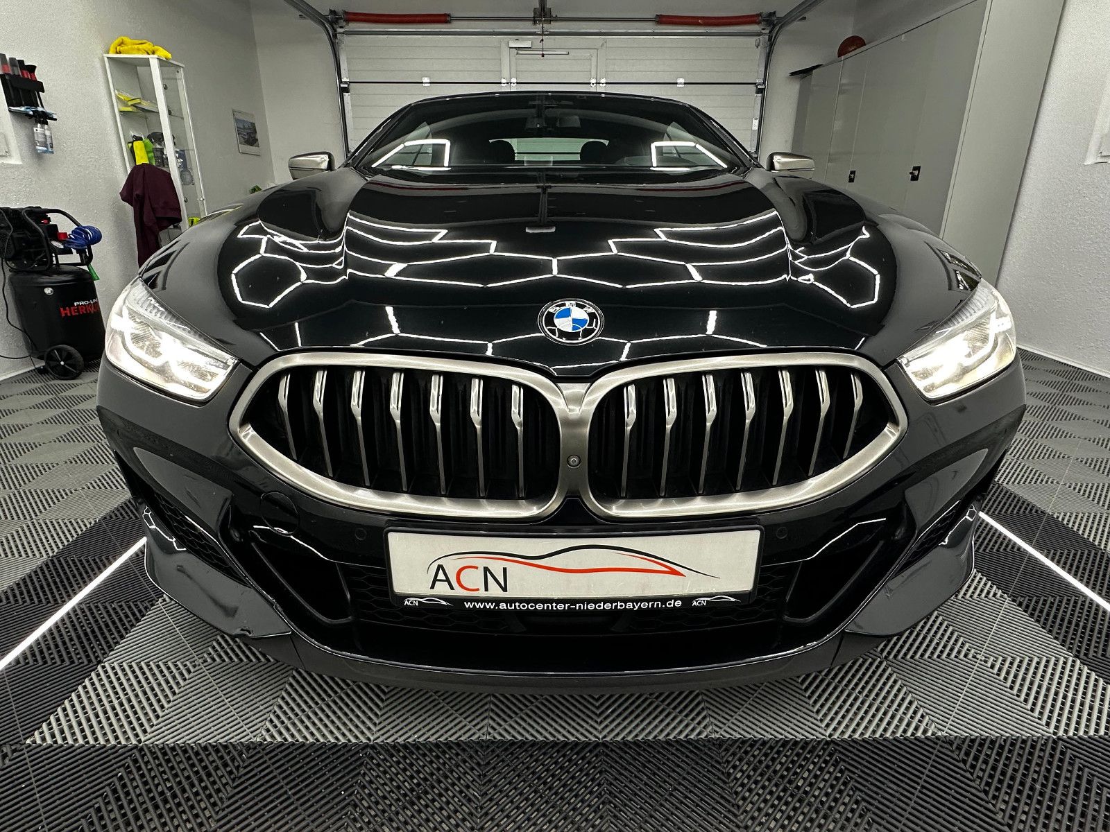 Fahrzeugabbildung BMW M850i Cabrio/NACKEN HZG/PARK ASS+/SOFT CL/DE FZG