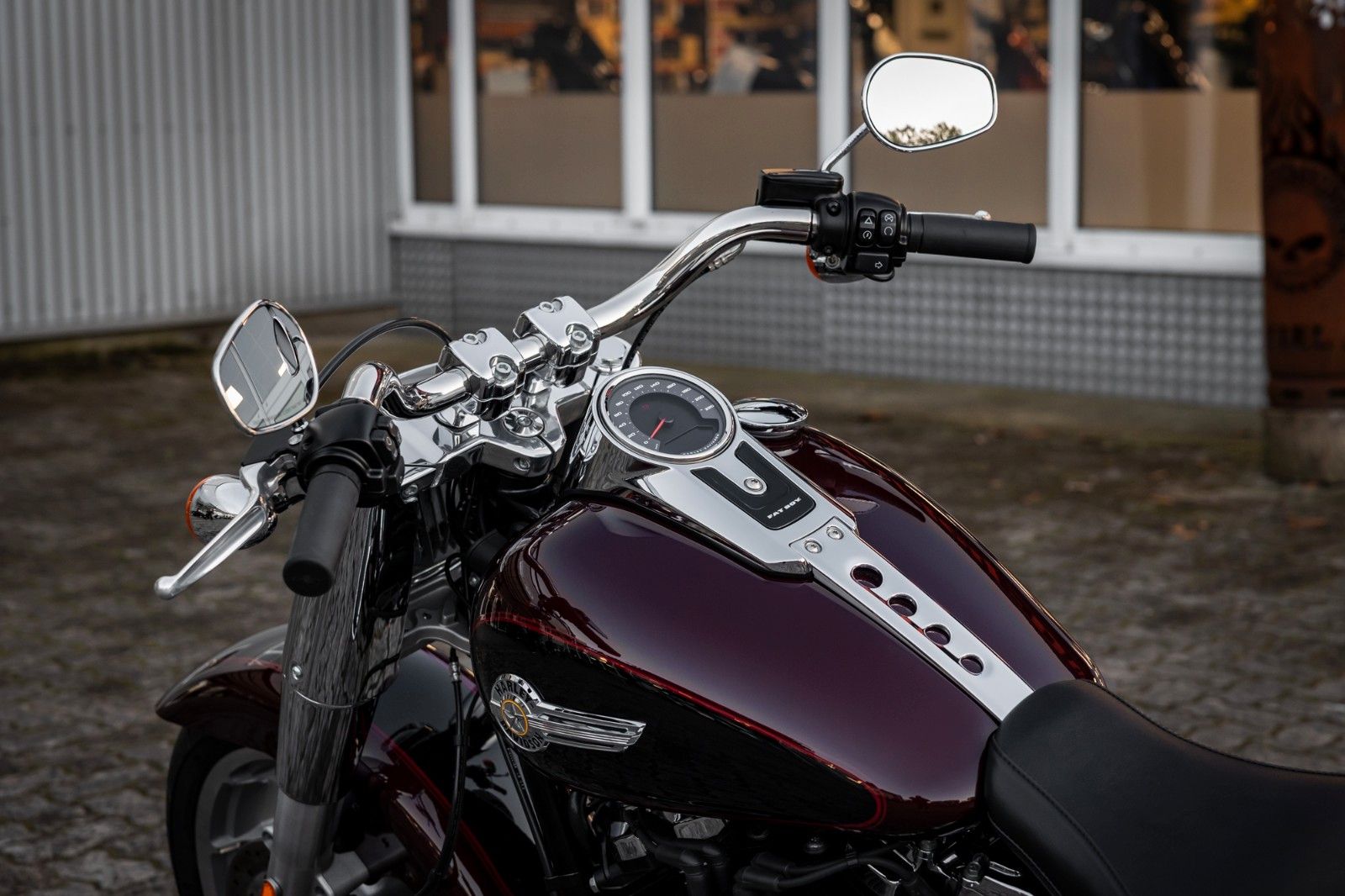 Fahrzeugabbildung Harley-Davidson FLFBS FAT BOY 114 -SOFTAIL-Midnight Crimson