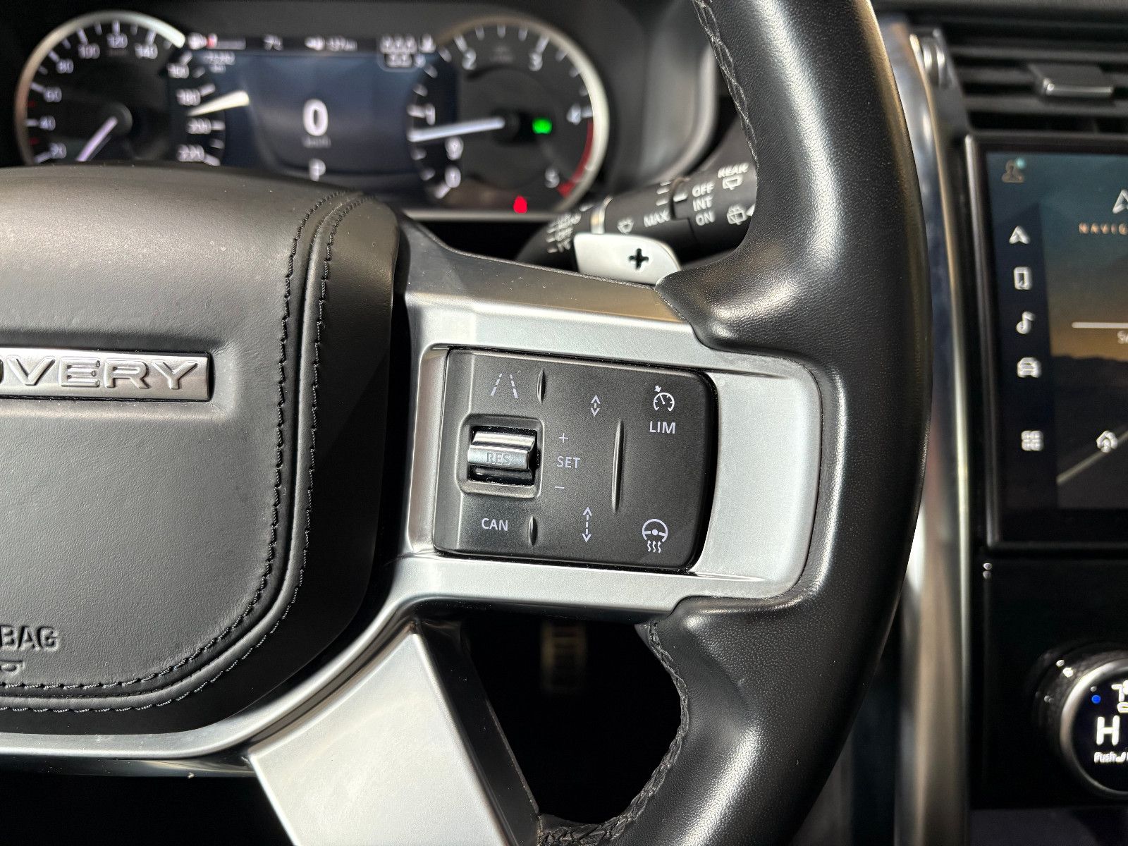 Fahrzeugabbildung Land Rover Discovery 5 R-Dynamic HSE D250 c AWD/PANO/MEMORY