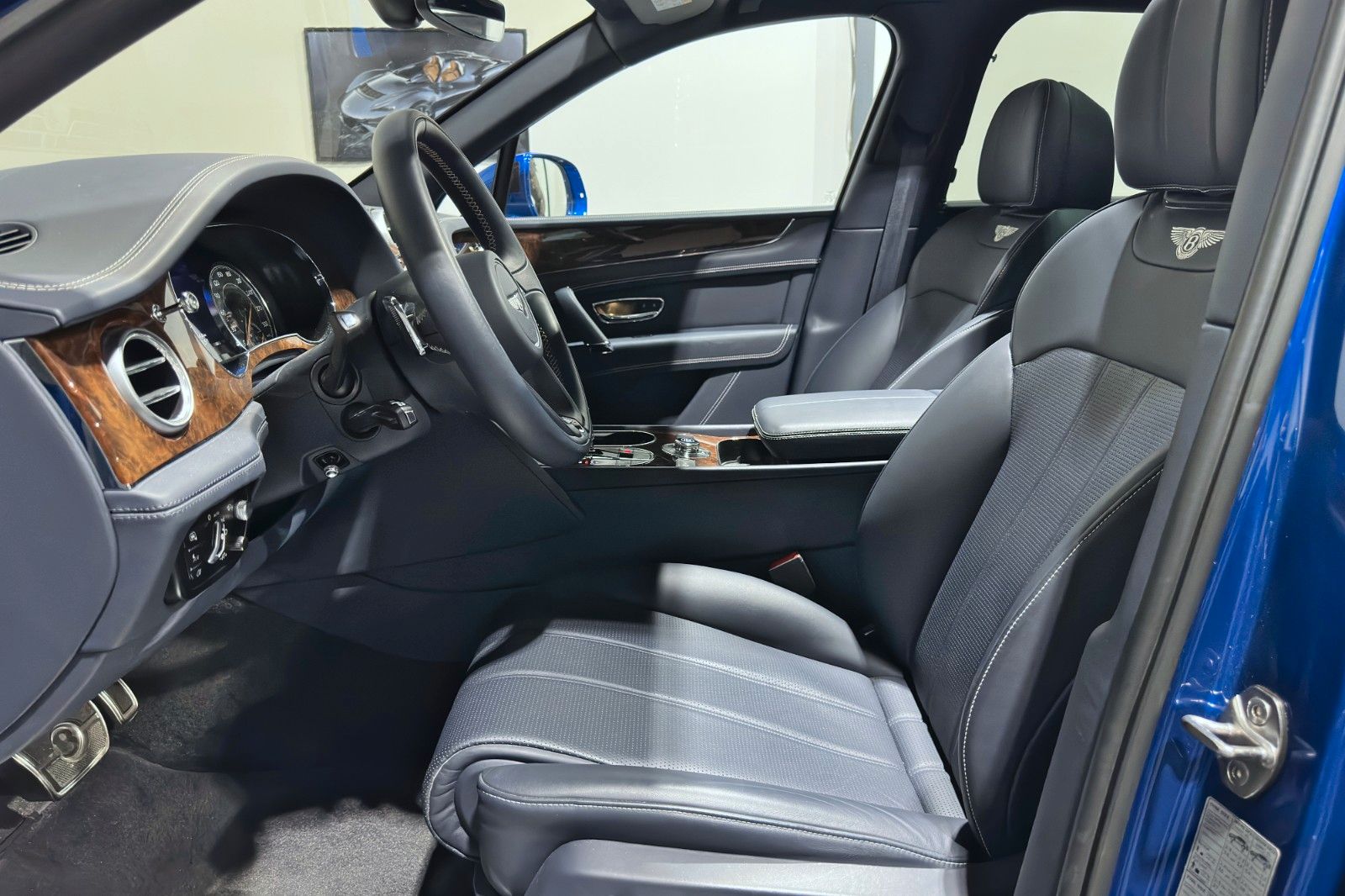 Fahrzeugabbildung Bentley Bentayga V8 Diesel | AHK