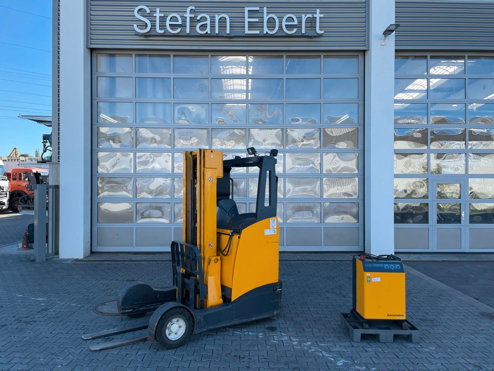 Fahrzeugabbildung Jungheinrich ETV C16 / Triplex 5.3m / SS / nur 3.594h / 2023