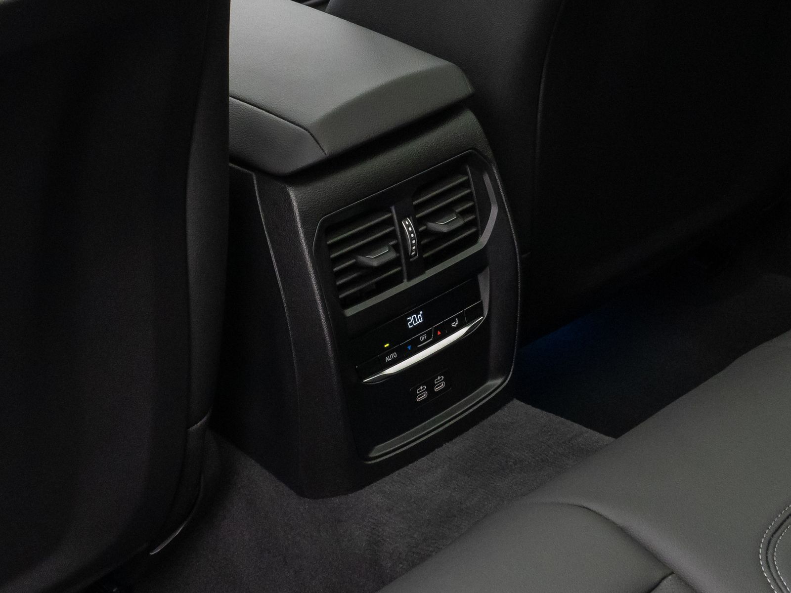 Fahrzeugabbildung BMW 320i M SportPro Panorama Kamera DAB HiFi Stop&Go