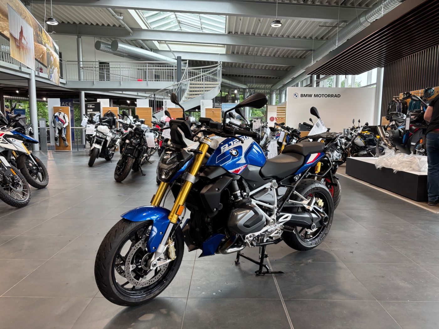 Fahrzeugabbildung BMW R 1250 R Style Sport 4 Pakete