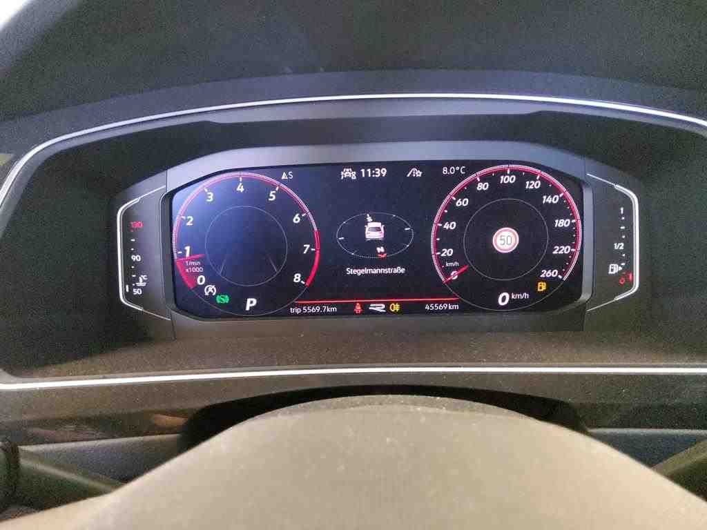 Fahrzeugabbildung Volkswagen Tiguan TSI R-Line DSG 4M Matrix AHK Navi AID ACC