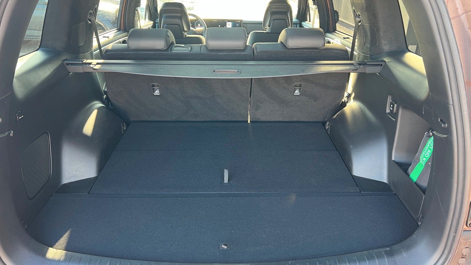 Fahrzeugabbildung Hyundai SANTA FE 1.6T-GDI HEV Blackline *Standhzg*AHK*