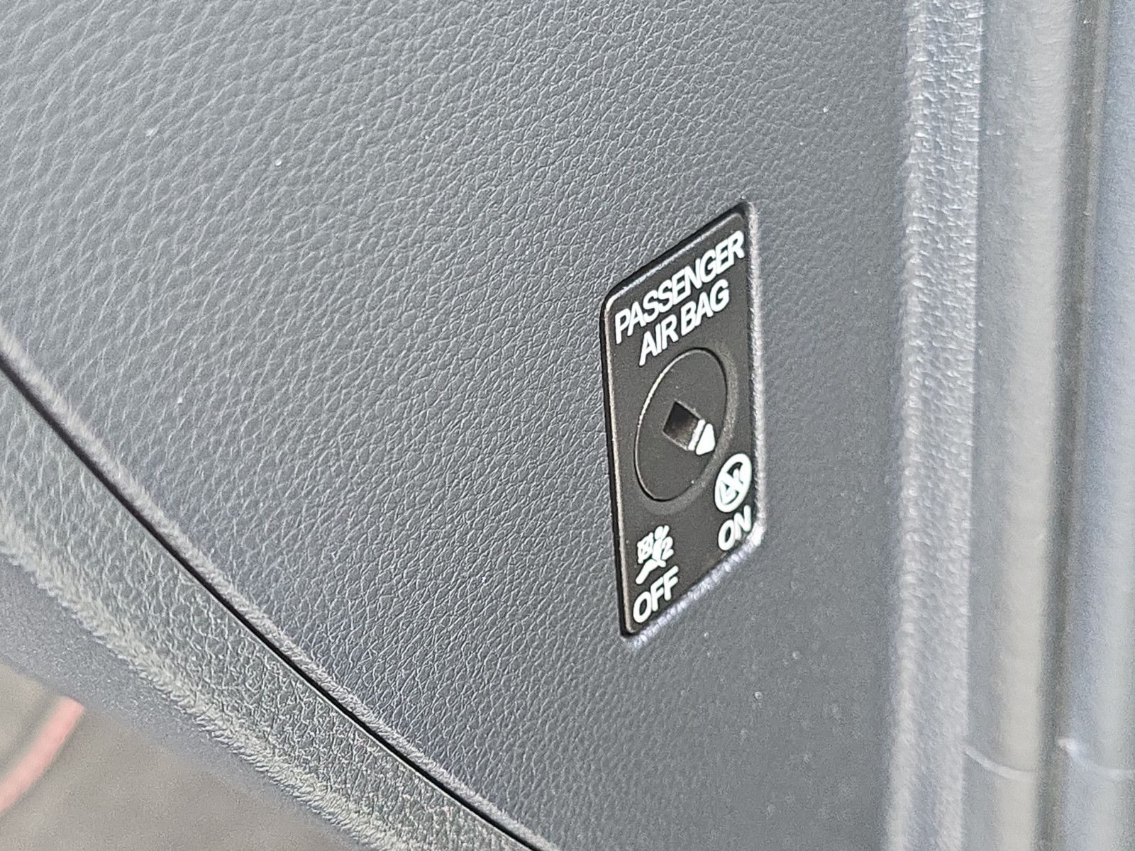 Fahrzeugabbildung SEAT Arona FR BUSINESS PAKET LED KAMERA NAVI AHK ACC