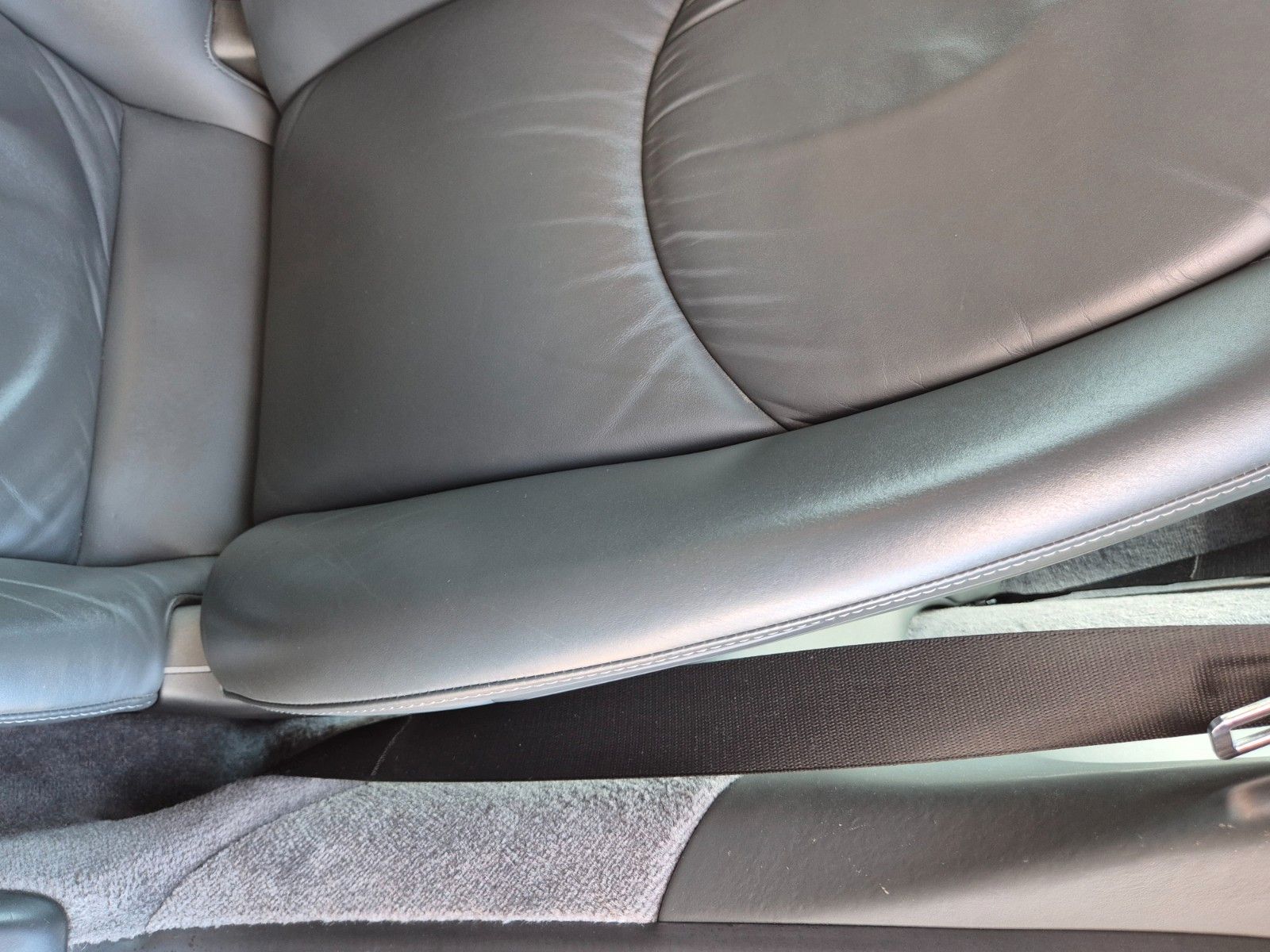 Fahrzeugabbildung Porsche 997 Carrera/Dt./Historie/Meteor Grau/Top