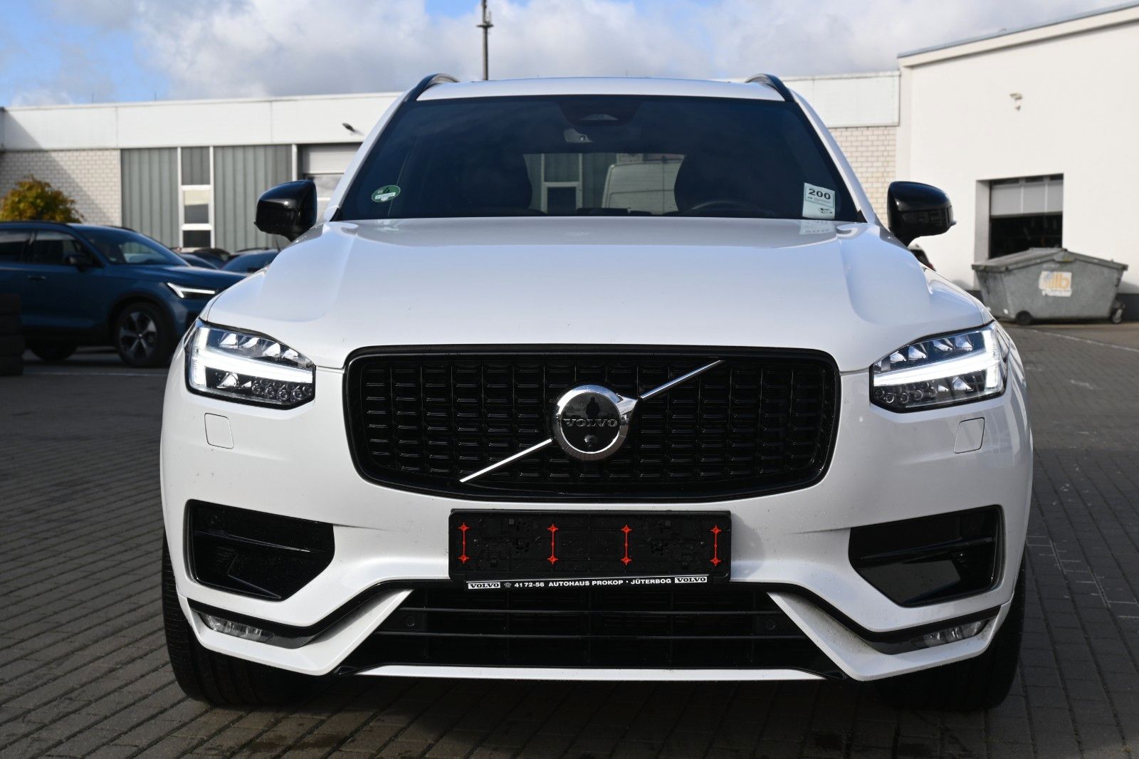 Fahrzeugabbildung Volvo XC90 B5D AWD Plus Dark*STDHZG*PANO*LUFT*360°*AHK