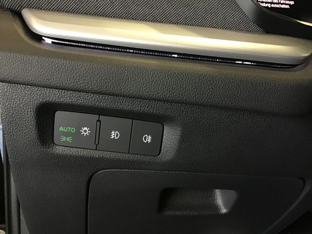Fahrzeugabbildung Skoda Octavia Style 2.0 TDI Combi DSG/ACC/AHK/Navi/LED