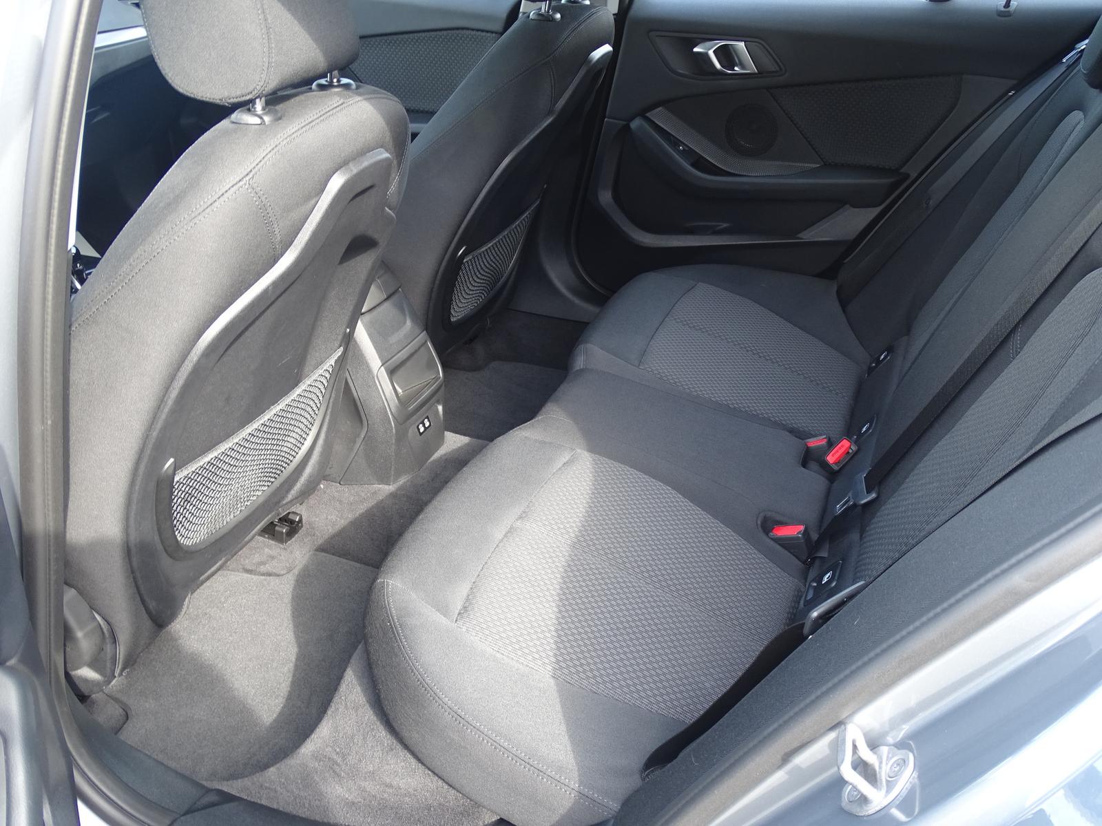 BMW 118i Advantage*STEPTRONIC*LED*NAVI*SHZG*PDC*DAB*