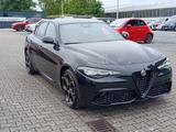 Alfa Romeo Giulia Intensa 2.0 Q4 #Panorama #Sondermodell - Alfa Romeo Giulia mit Benzin-Antrieb