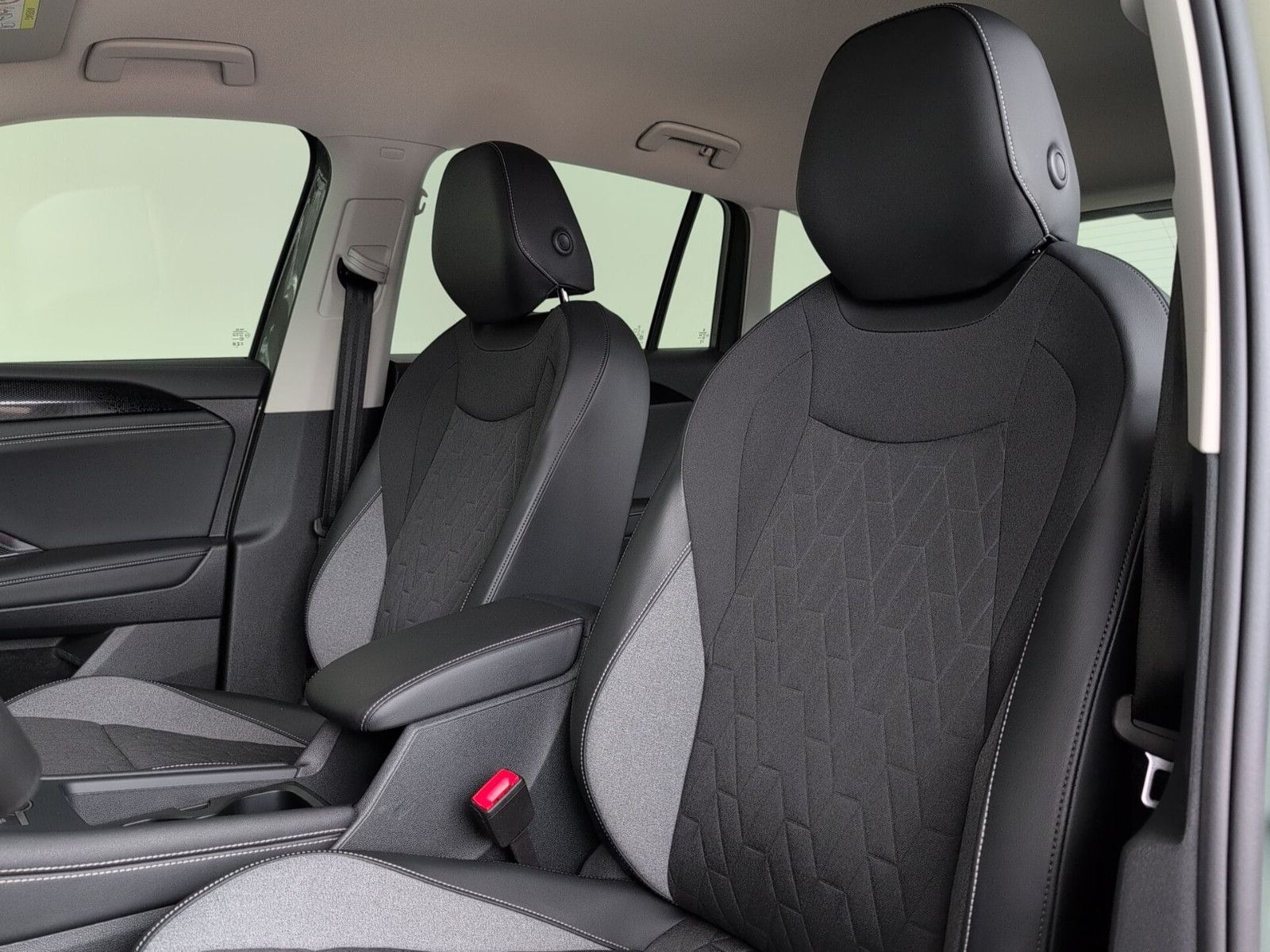Volkswagen Tiguan Goal AHK StHzg. 360° 5 Ja. Garantie WSS-h foto 14